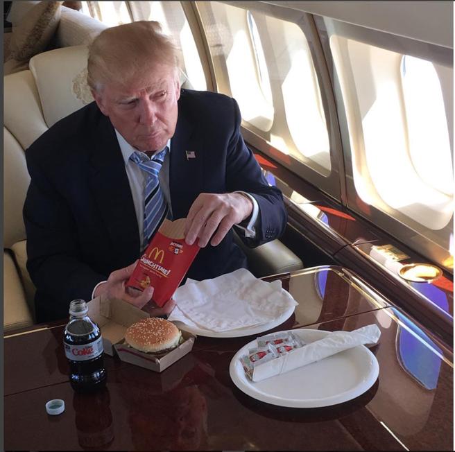 img_melies_20170316-162124_imagenes_lv_terceros_trump_diet_coke-kJuG--656x652@LaVanguardia-Web